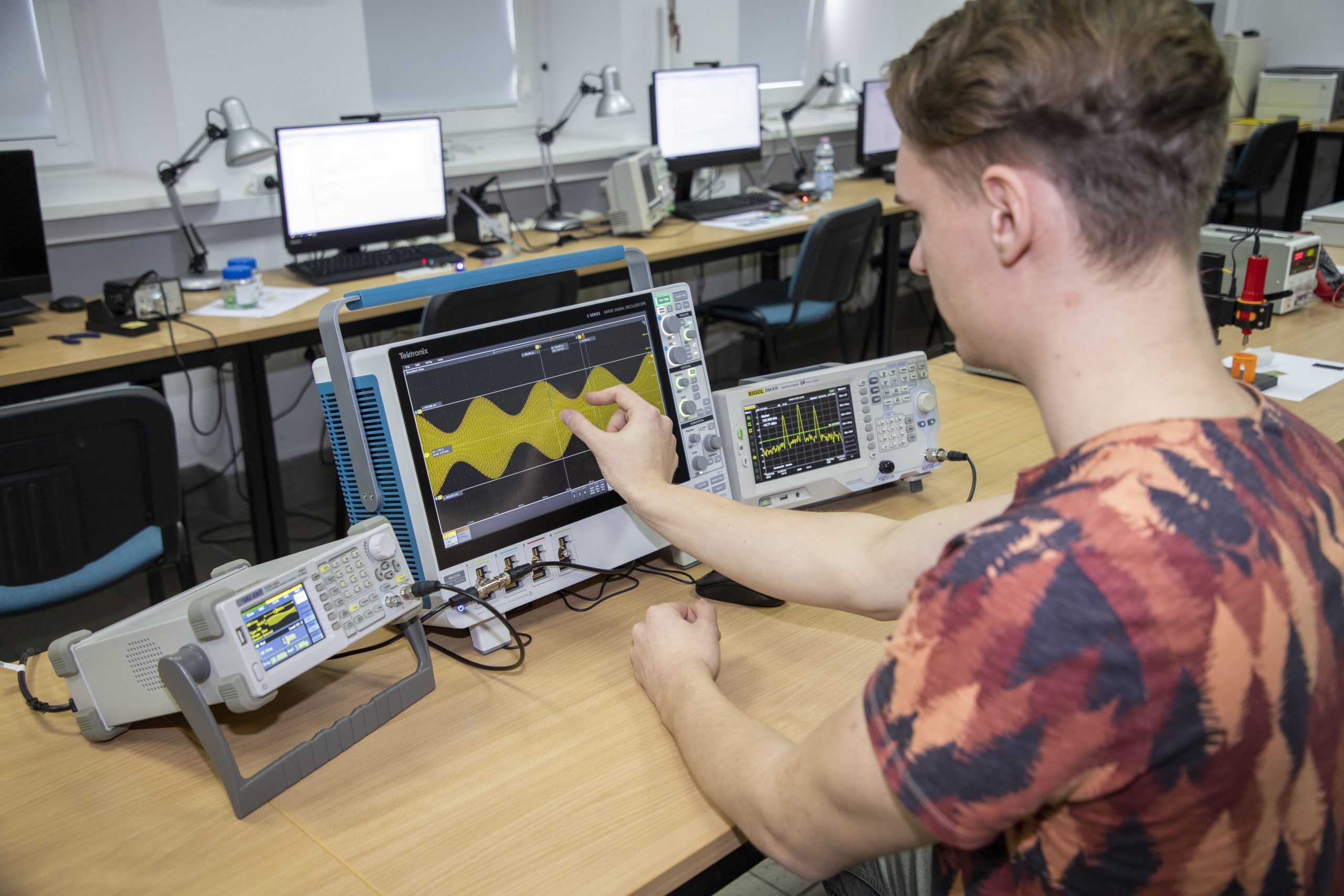 Wirtualny spacer po Wydziale Elektroniki WAT